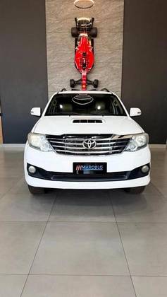 TOYOTA HILUX SW4 3.0 SRV 4X4 16V TURBO INTERCOOLER DIESEL 4P AUTOMÁTICO TOYOTA HILUX SW4 3.0 SRV 4X4 16V TURBO INTERCOOLER DIESEL 4P AUTOMÁTICO